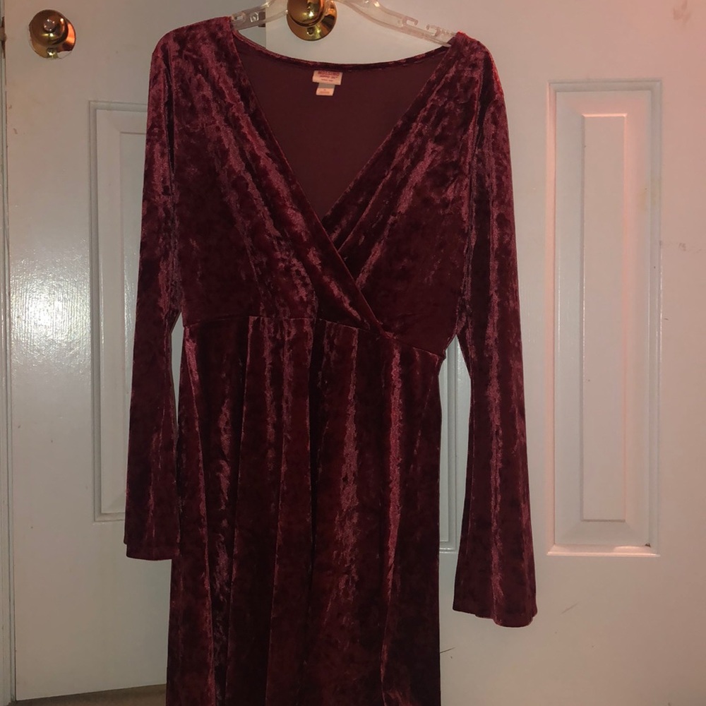 RED VELVET dress with bell sleeves